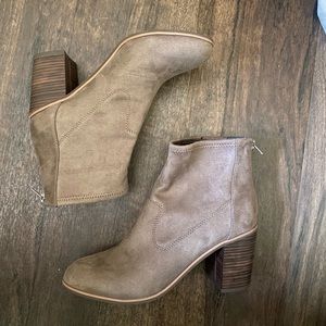 BC ringmaster dark taupe booties